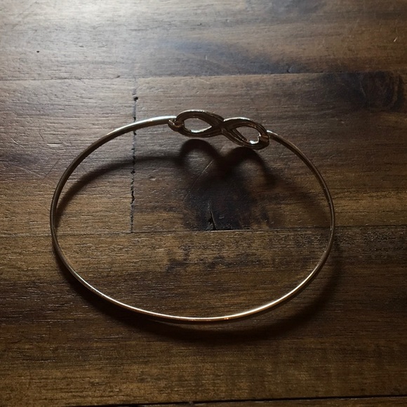 Everlasting Infinity Silver Bracelet - Picture 5 of 8